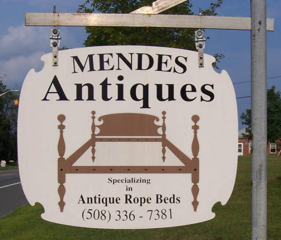 Mendes Antiques Sign